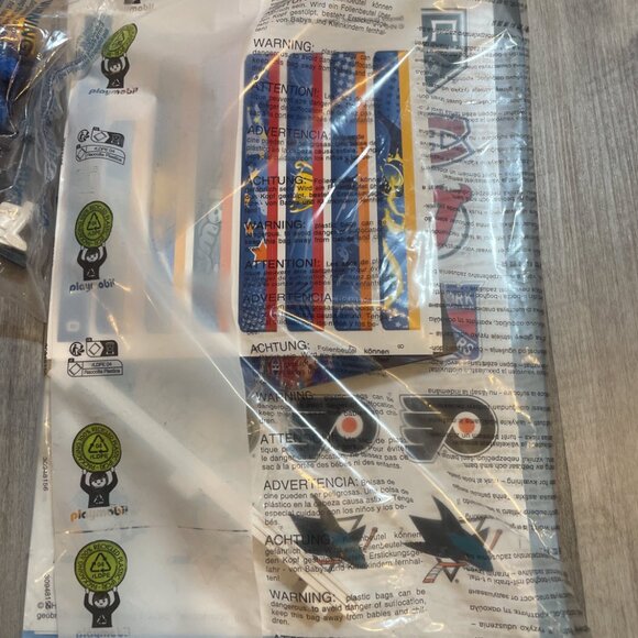 PLAYMOBIL NHL Hockey Arena Board Game - 5068 - Picture 7 of 7